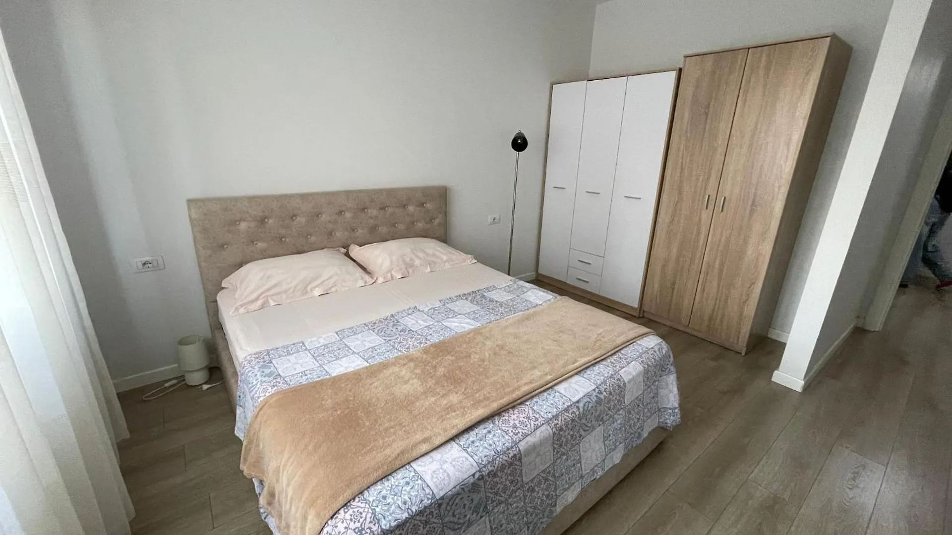Bonbon 1 - Quiet Central 1 Bedroom Apartment Tirana