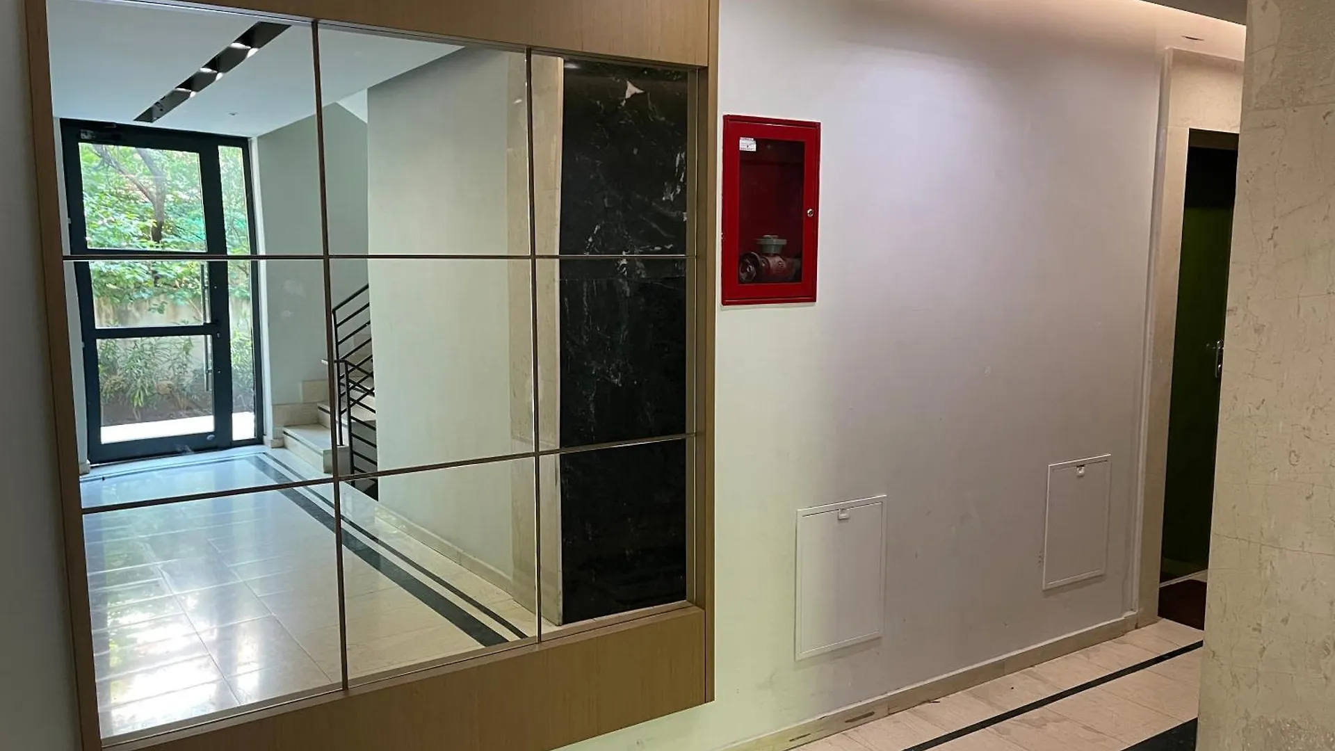 Bonbon 1 - Quiet Central 1 Bedroom 0*, Tirana